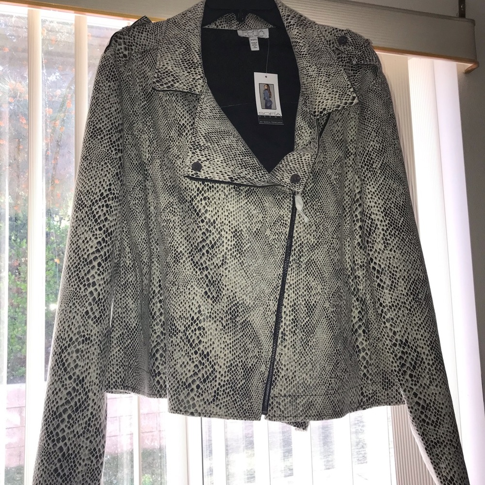 Sofia Vergara jacket